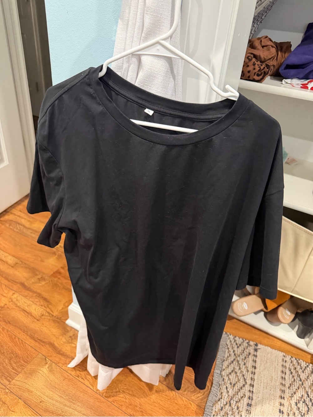 Amazon Essentials Black Short-Sleeve Crewneck Tee